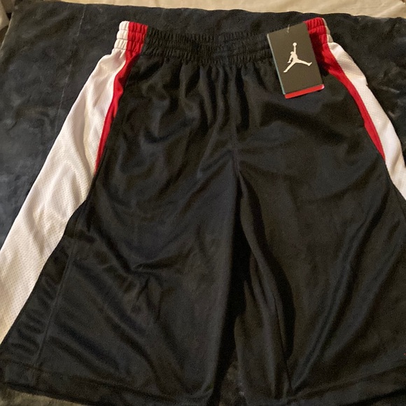 Jordan brand boys shorts.  Boys size large - Picture 1 of 3